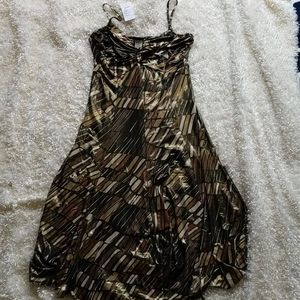 NWT! Beautiful, flowy Manon dress . Size SM/ Med